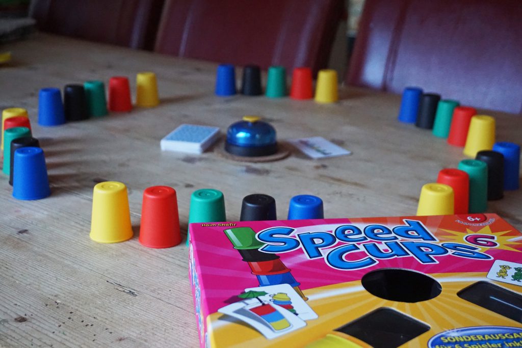 Speed-Cups-6-AMIGO-Familienspiel-6-Spieler